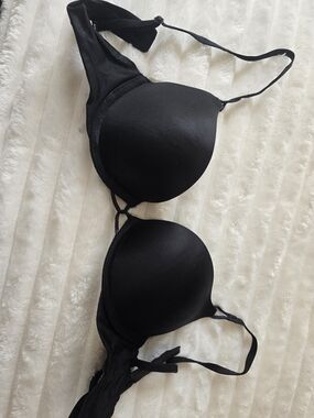 Victoria's Secret Bombshell Plunge  Black Molded T-Shirt Bra